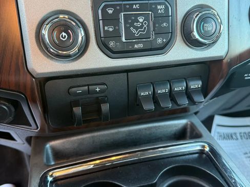 Used 2016 Ford F250 Lariat w/ Lariat Ultimate Package AWD/4WD image 33