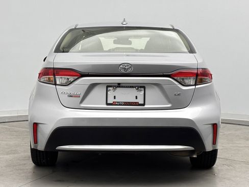 Used 2022 Toyota Corolla LE image 6
