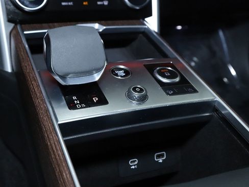 Used 2023 Land Rover Range Rover SE image 27