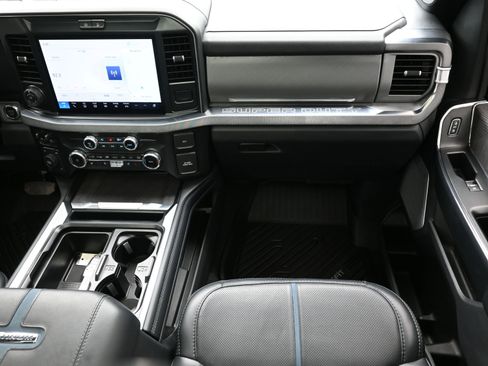 Used 2025 Ford F350 Platinum image 40