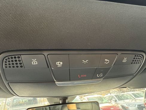 Used 2020 Mercedes-Benz C 300 4MATIC Sedan image 19