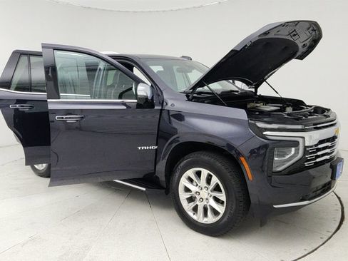 Used 2025 Chevrolet Tahoe Premier AWD/4WD image 9