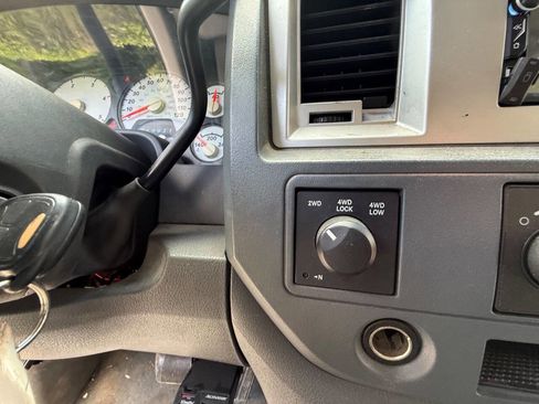 Used 2007 Dodge Ram 2500 Truck SLT w/ Light Group AWD/4WD image 26
