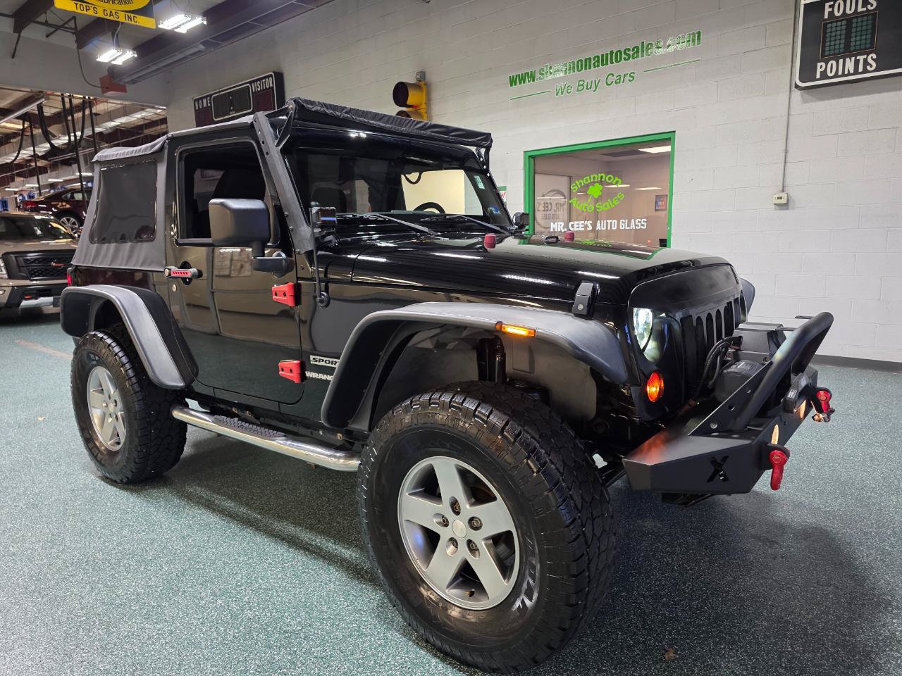 Used 2013 Jeep Wrangler Sport w/ Connectivity Group AWD/4WD image 4