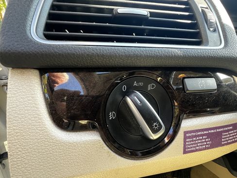 Used 2014 Volkswagen Passat TDI SEL Premium image 15