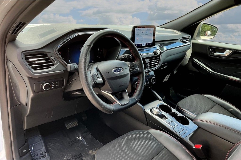 Used 2025 Ford Escape ST-Line FWD image 19