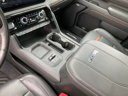 Used 2025 GMC Sierra 2500 AT4 w/ AT4 Premium Plus Package AWD/4WD image 17