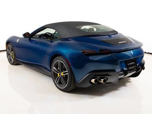 Certified 2025 Ferrari Roma Spider RWD image 25