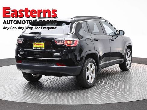 Used 2018 Jeep Compass Latitude w/ Popular Equipment Group AWD/4WD image 5