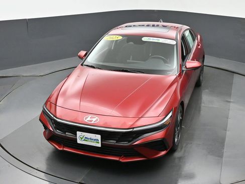 Used 2025 Hyundai Elantra SEL image 26