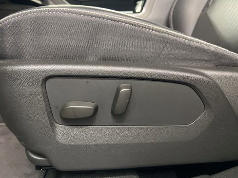 Used 2023 Buick Envision Essence AWD/4WD image 26
