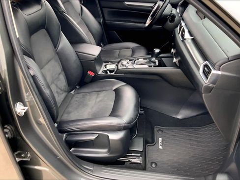 Used 2019 MAZDA CX-5 Touring image 9
