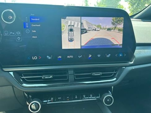 Used 2024 Chevrolet Equinox EV RS FWD image 12