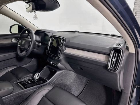 Used 2022 Volvo XC40 T5 Inscription w/ Climate Package AWD/4WD image 32