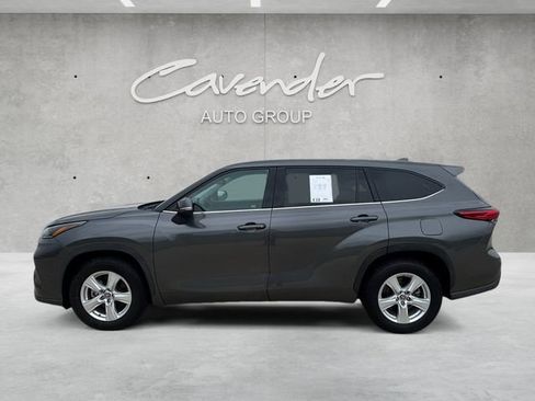 Used 2021 Toyota Highlander L FWD image 13