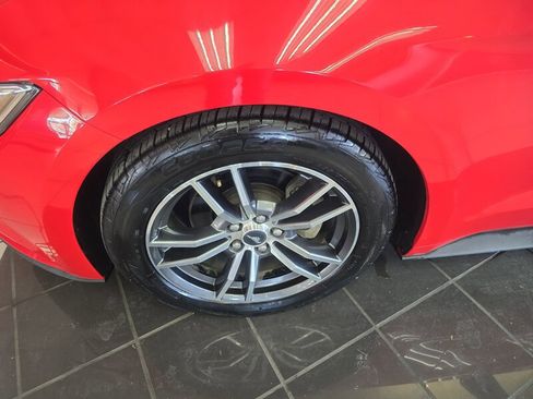 Used 2017 Ford Mustang Coupe image 25