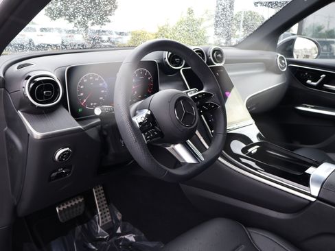 Certified 2025 Mercedes-Benz GLC 300 4MATIC image 11