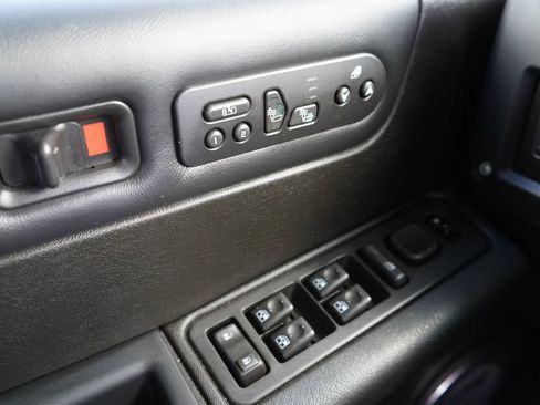 Used 2005 HUMMER H2 SUT w/ Preferred Equipment Group AWD/4WD image 16
