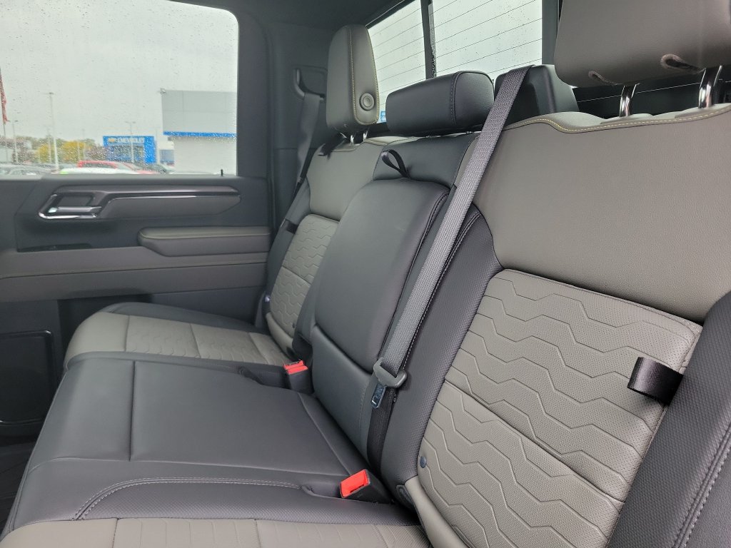 Used 2024 Chevrolet Silverado 2500 ZR2 w/ Technology Package AWD/4WD image 29