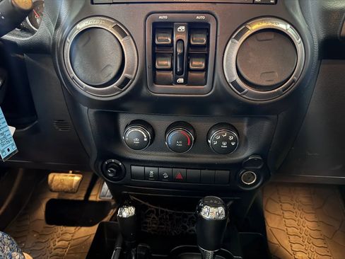 Used 2015 Jeep Wrangler Unlimited Sport AWD/4WD image 28