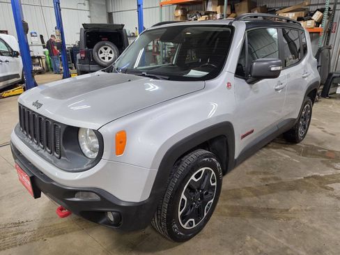 Used 2016 Jeep Renegade Trailhawk AWD/4WD image 1