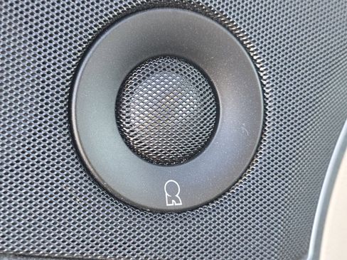 Used 2017 Lincoln MKX Reserve w/ Enhanced Security Package image 9