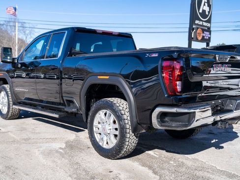 Used 2024 GMC Sierra 2500 SLE w/ SLE Value Package; image 4