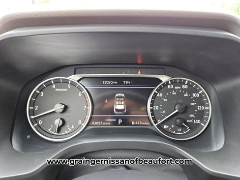 Used 2023 Nissan Rogue SV FWD image 14