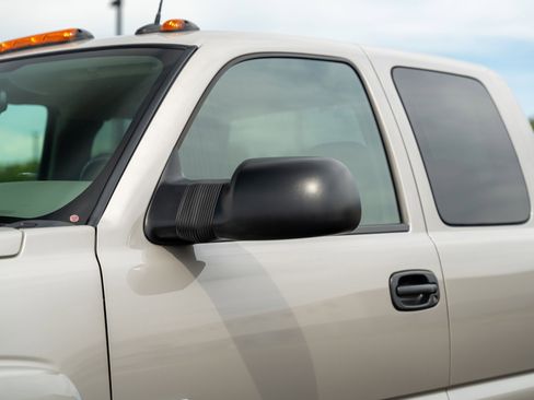 Used 2005 Chevrolet Silverado 3500 LT w/ Heavy-Duty Power Package image 7