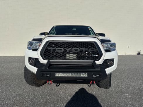 Used 2022 Toyota Tacoma SR5 image 2