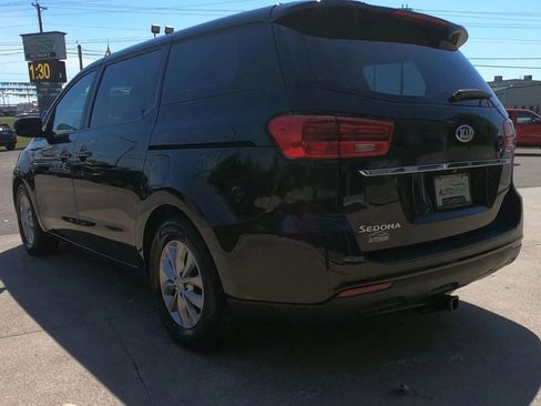 Used 2019 Kia Sedona L image 5