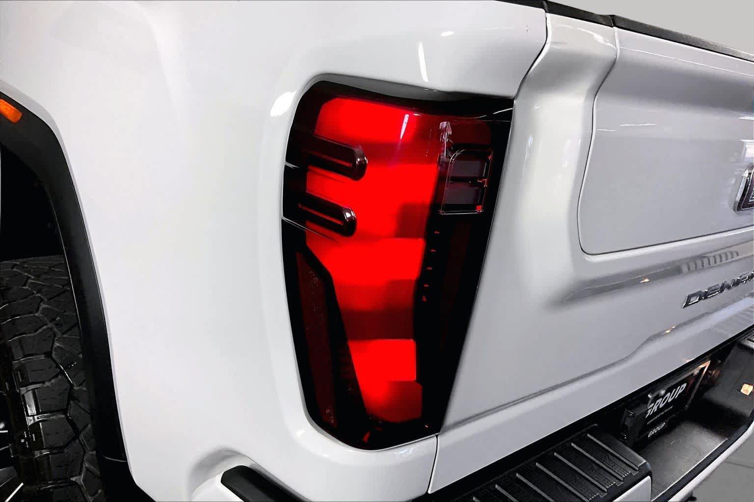Used 2024 GMC Sierra 2500 Denali w/ Denali Reserve Package AWD/4WD image 27