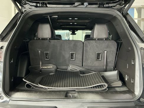 Used 2023 Chevrolet Traverse RS image 34