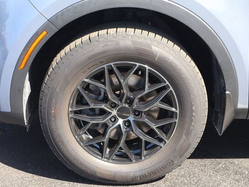 Used 2022 Kia Sorento LX image 11