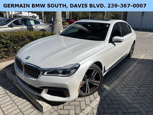 Used 2019 BMW 750i w/ Executive Package image 4