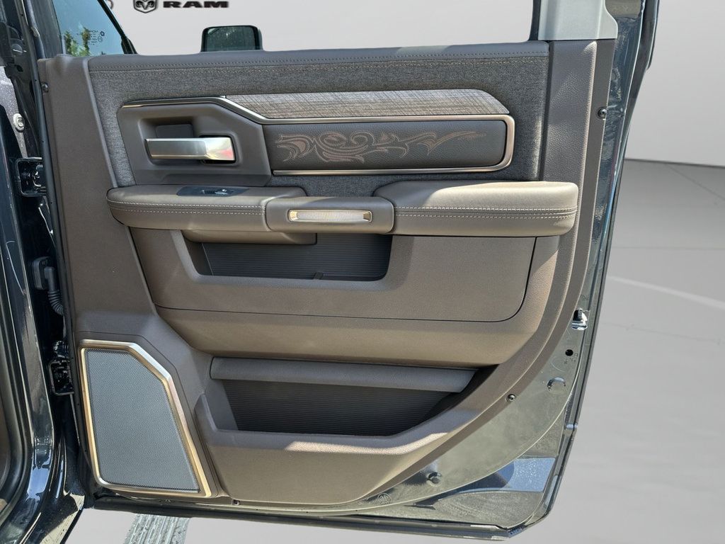New 2027 RAM 2500 Limited AWD/4WD image 37