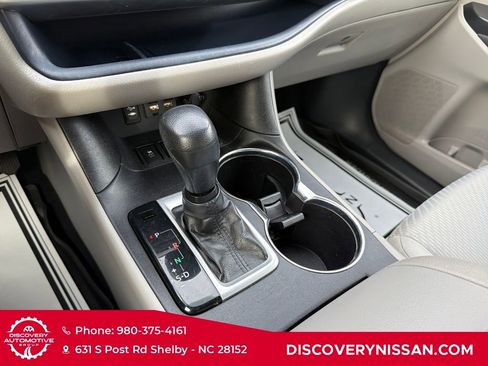 Used 2019 Toyota Highlander LE image 20