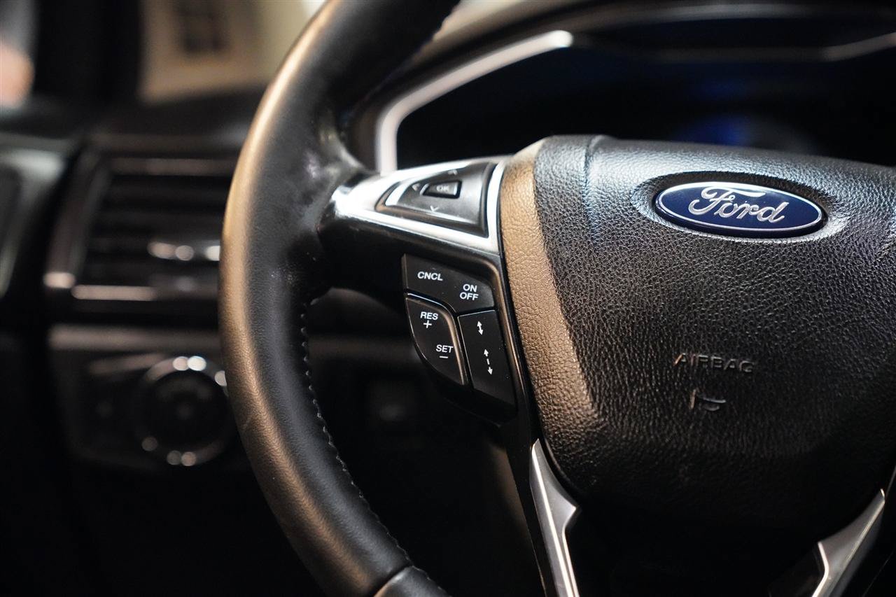 Used 2020 Ford Fusion Titanium AWD/4WD image 35