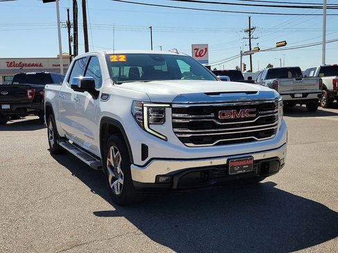 Used 2022 GMC Sierra 1500 SLT AWD/4WD image 2