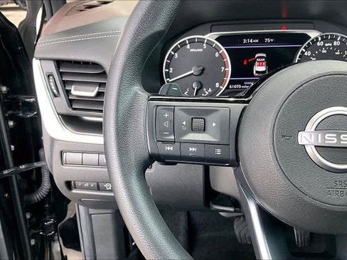 Certified 2023 Nissan Rogue SV FWD image 23
