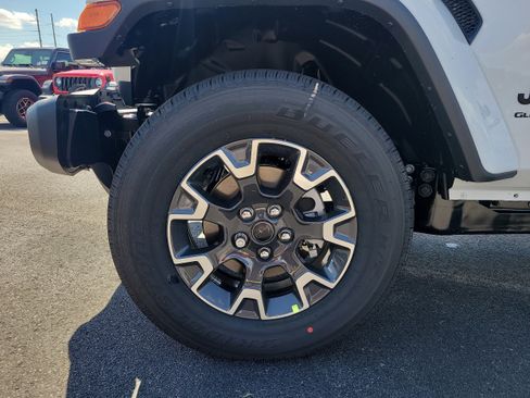 New 2026 Jeep Gladiator Sport AWD/4WD image 10