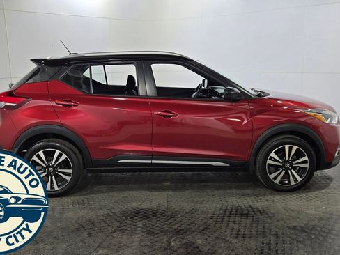 Used 2019 Nissan Kicks SR FWD image 8