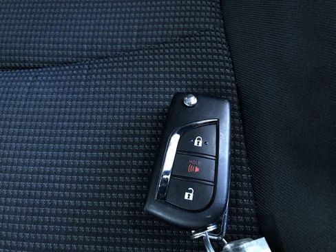 Certified 2025 Toyota RAV4 LE image 33