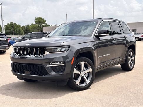Used 2024 Jeep Grand Cherokee Limited AWD/4WD image 8