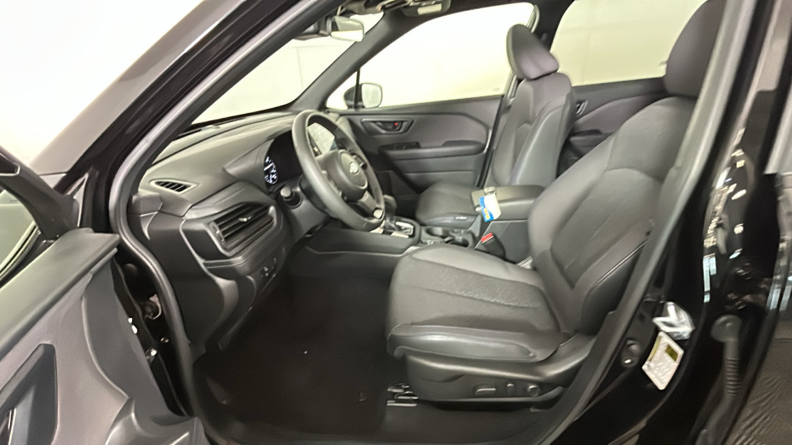 Used 2025 Subaru Forester Premium AWD/4WD image 13