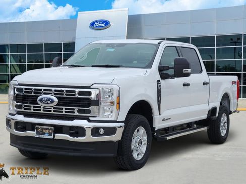 New 2026 Ford F250 XLT w/ FX4 Off-Road Package AWD/4WD image 2