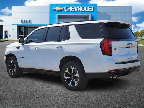 Used 2025 GMC Yukon AT4 w/ AT4 Premium Package image 5