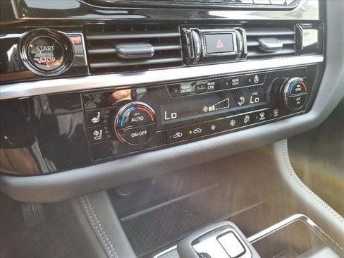 New 2025 Nissan Pathfinder Platinum w/ Cargo Package image 13