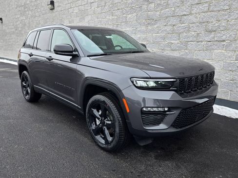 New 2025 Jeep Grand Cherokee Limited w/ Black Appearance Package AWD/4WD image 7