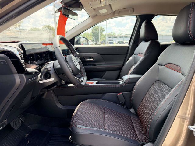 Used 2026 Nissan Kicks SR w/ Interior Electronics Package FWD image 16